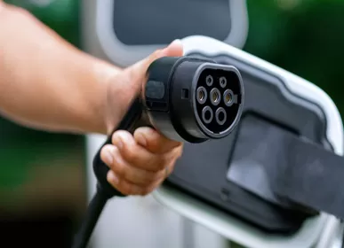 Preguntas que debe conocer sobre el estándar J1772 y sus conectores para la carga de vehículos eléctricos.