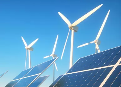 El proyecto de energía fotovoltaica + almacenamiento de energía con la mayor capacidad individual en Hainan ha completado el izado del almacenamiento de energía.